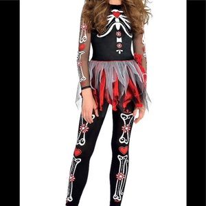 Scared to the bone costume